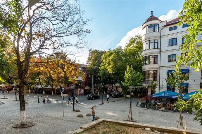 Central Park Apartment on Alexandru Cel Bun