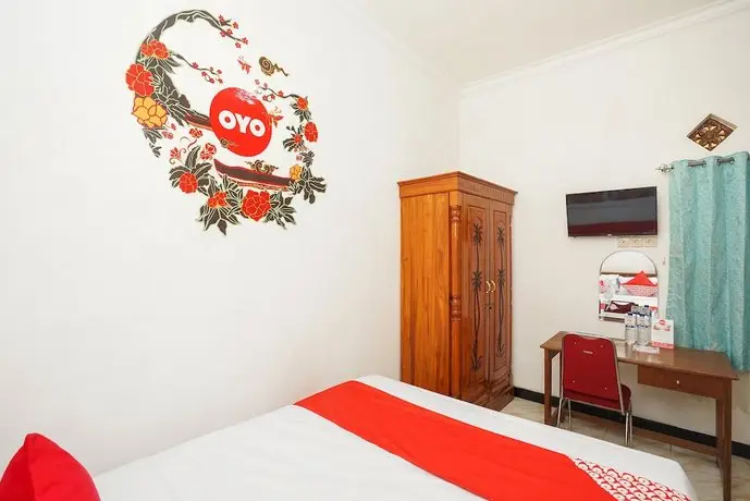 OYO 302 Karolin Syariah Residence 