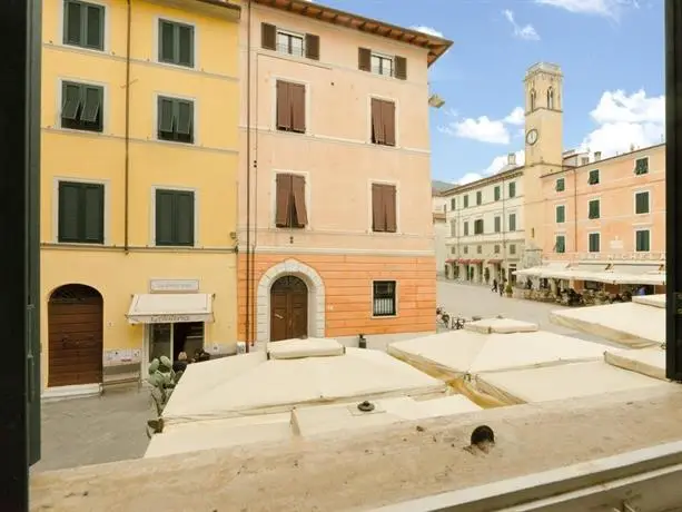 Rentopolis Piazza Duomo - Pietrasanta 