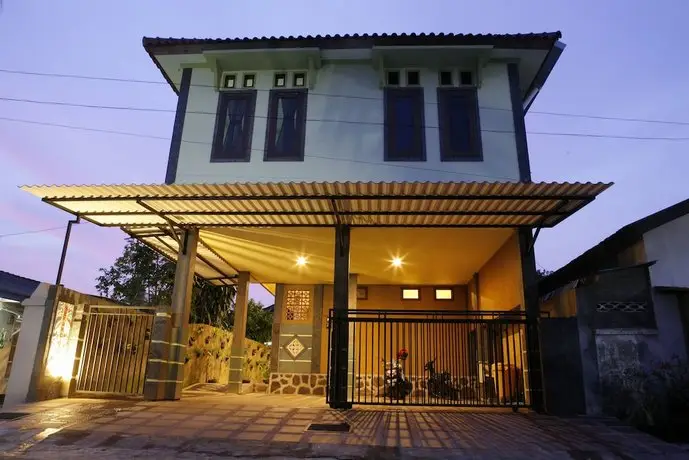 Sekardiyu Guest House