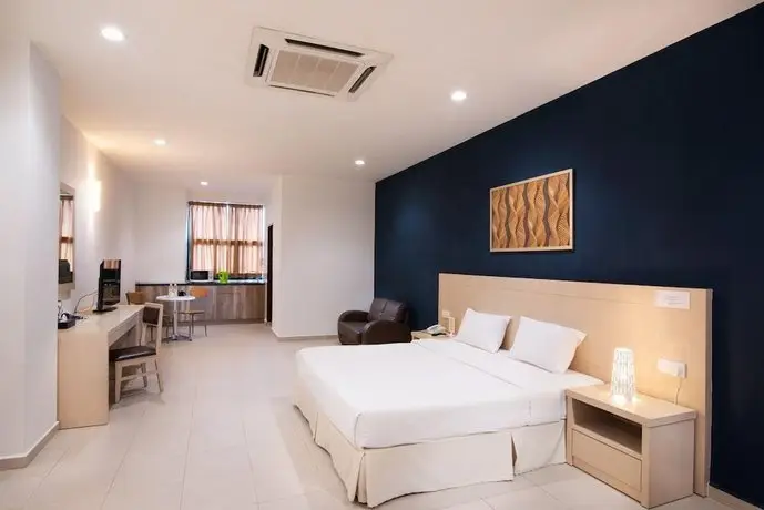 Golden View Serviced Apartments 