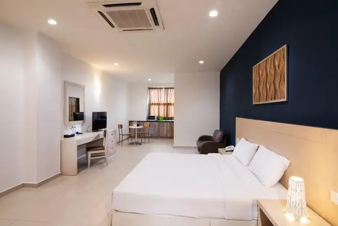 Golden View Serviced Apartments 