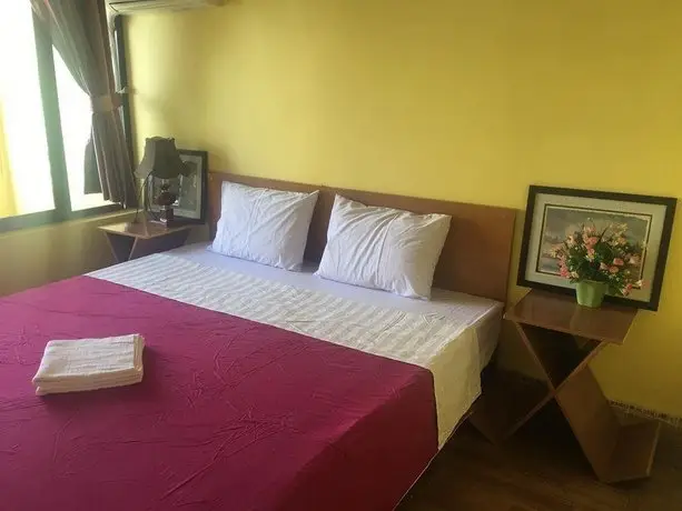 LePont Bungalow Hostel 