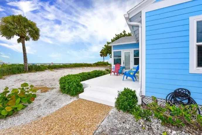 A House on Siesta Beach by Beachside Management 