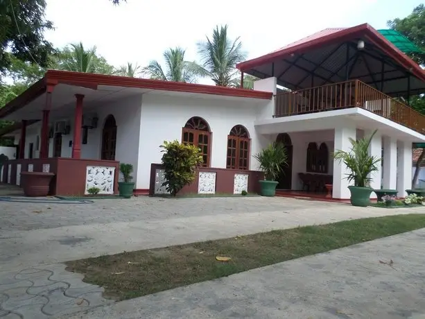 Mayura Rest Inn