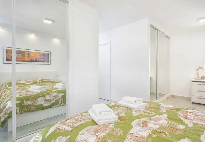 Two-bedroom apartment Monte Sancha 