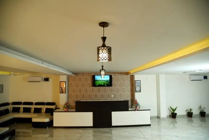 Hotel Holiday Hill Rishikesh