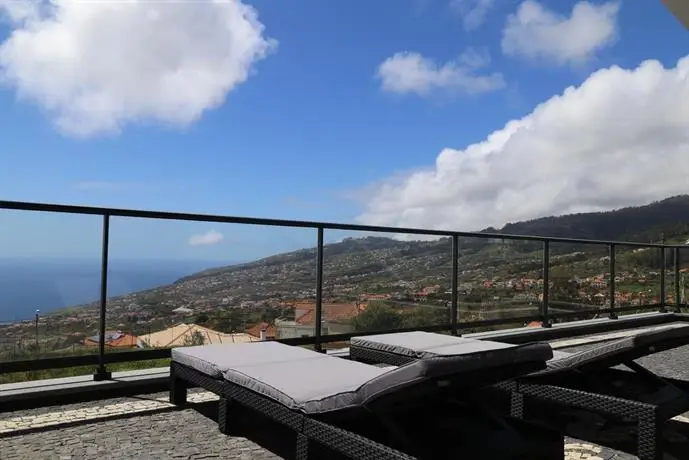 A&M House Calheta 