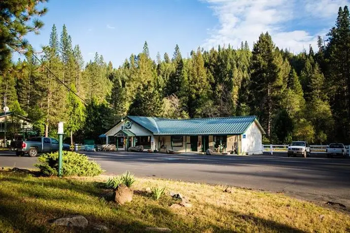 Yosemite Lakes Bunkhouse Cabin 28