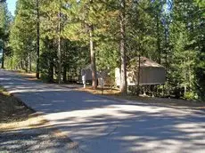 Yosemite Lakes Hillside Yurt 3 