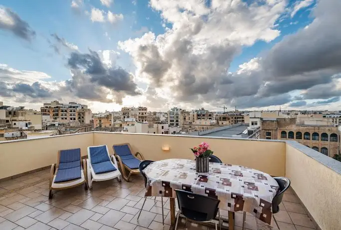 Blue Waters Penthouse in Sliema