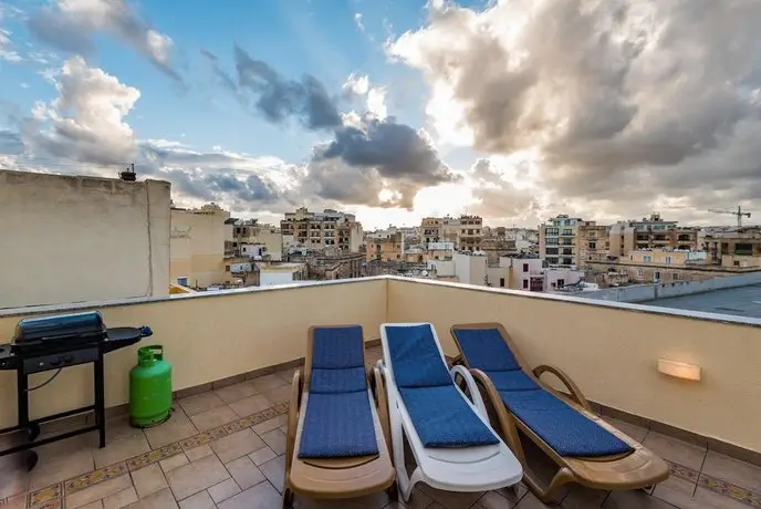 Blue Waters Penthouse in Sliema 