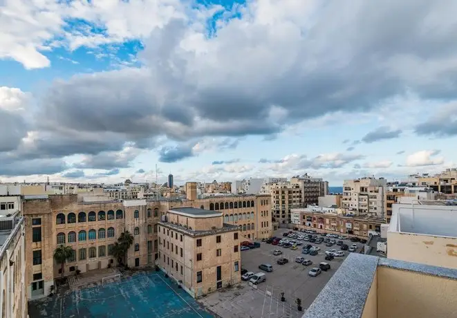 Blue Waters Penthouse in Sliema 