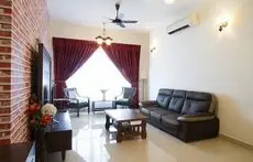 R&L Apartment at Danga Bay Tropez Residence 