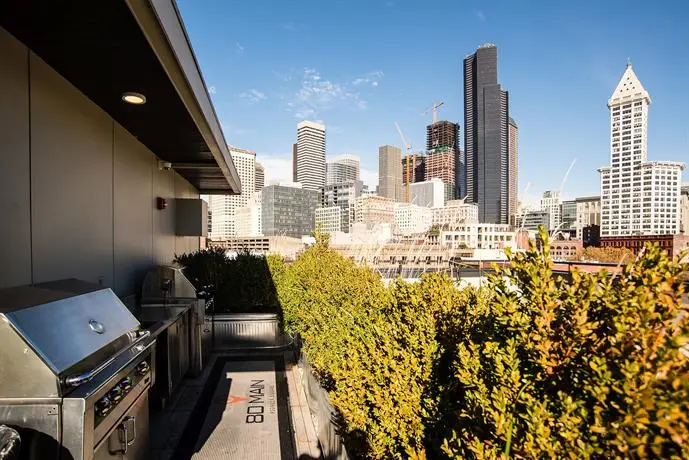 Upscale Apartments in Stadium District 