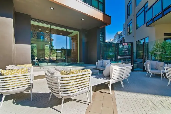 Global Luxury Suites at Downtown Mountain View 