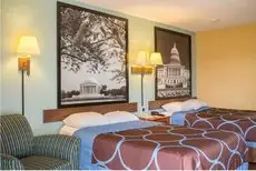 Super 8 by Wyndham Alexandria/Washington D C Area 