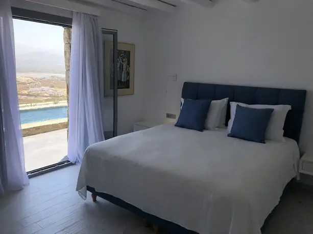 Naxos Rock Villas 