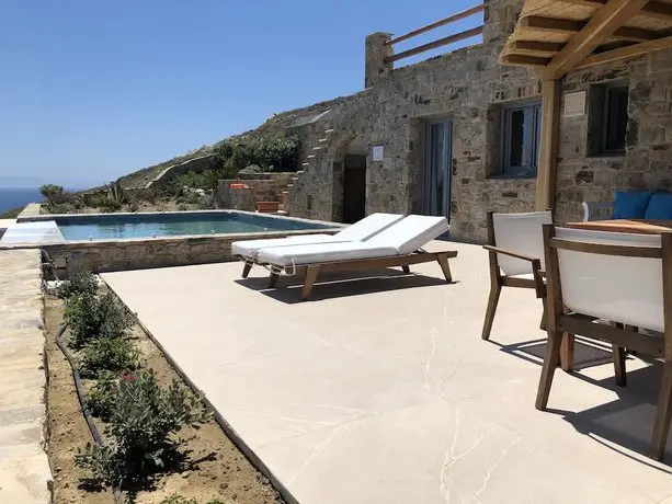 Naxos Rock Villas 