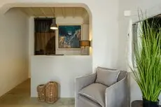 Cova Mykonos Suites 