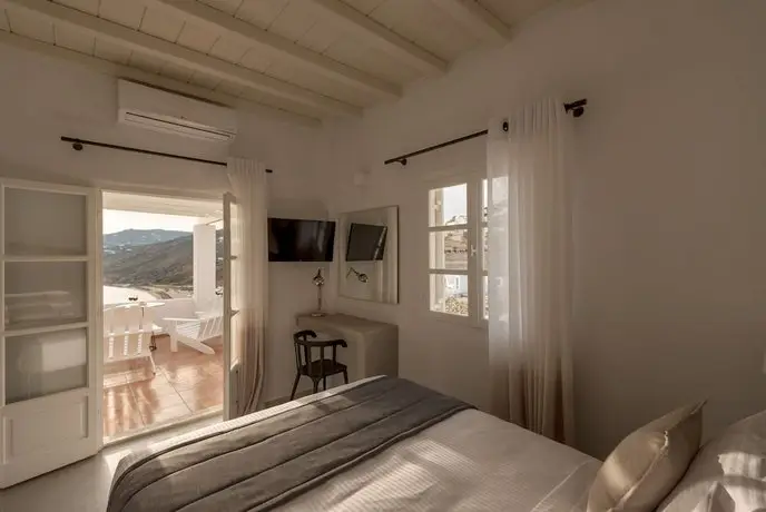 Cova Mykonos Suites 