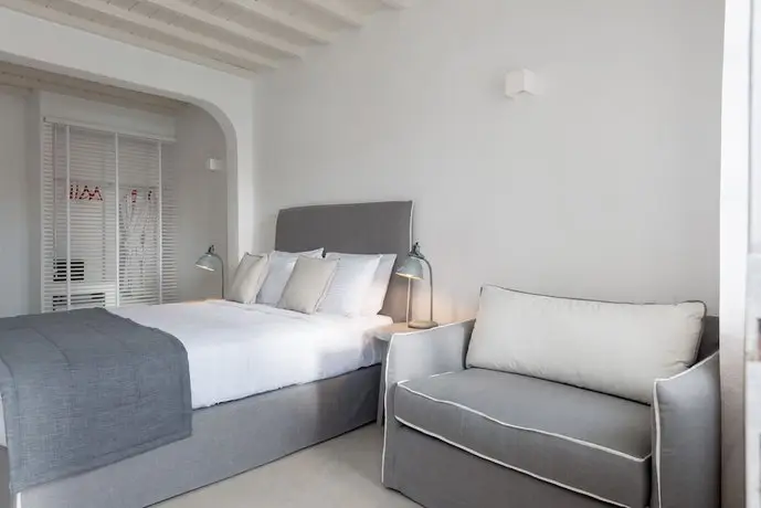 Cova Mykonos Suites 