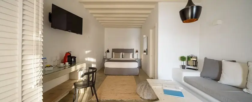 Cova Mykonos Suites 