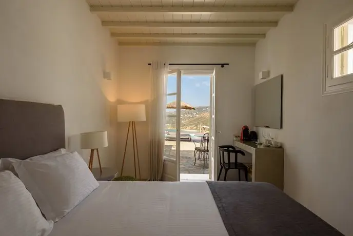 Cova Mykonos Suites 