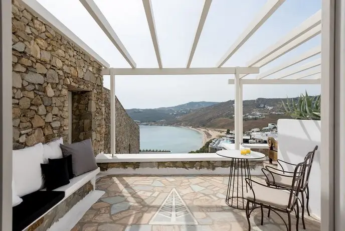 Cova Mykonos Suites 