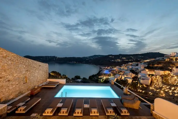 Cova Mykonos Suites 