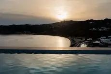 Cova Mykonos Suites 