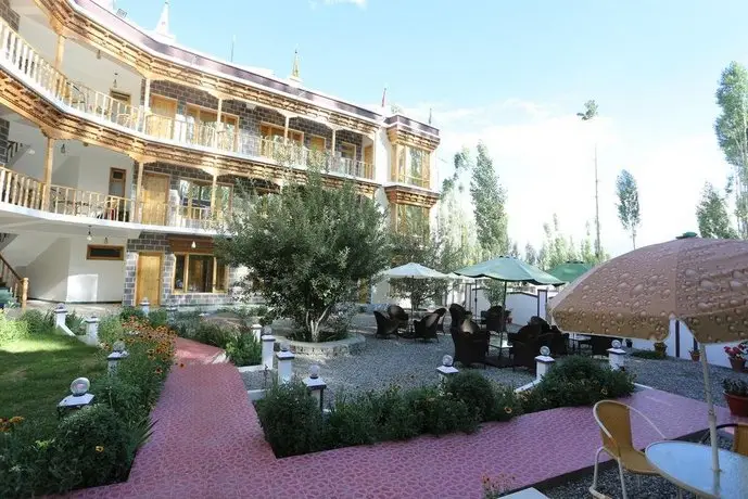 Hotel lhalingkha 