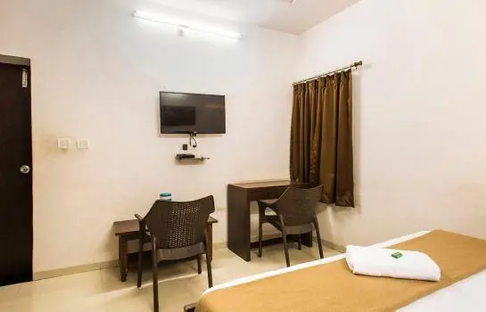 OYO 43484 Hotel Real Residency