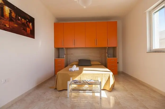 Orange Marini Studio 