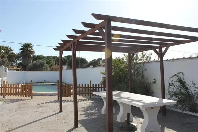 Chalet con piscina en la barrosa 