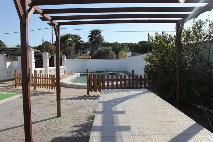 Chalet con piscina en la barrosa 