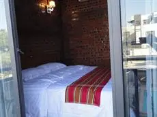 Nan Bwe- The Vibe Hostel 