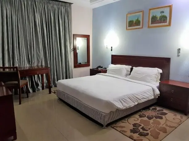 Serendib Hotel & Service Apartments