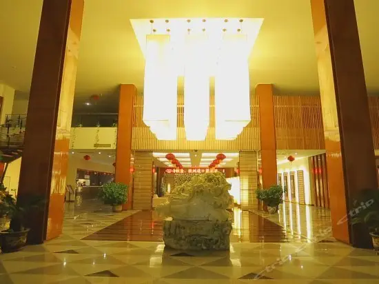 Xinlongmen Fenglv Hot Spring Hotel 