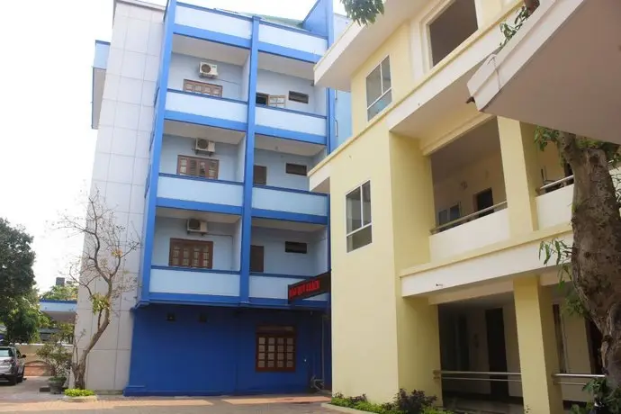 Hoa Binh Hotel Dong Hoi