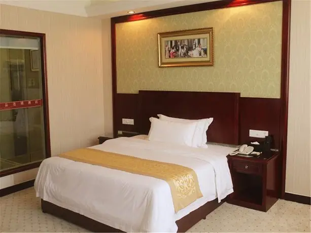 Vienna Hotel Qingyuan Taihe Ancient Cave Scenic Area