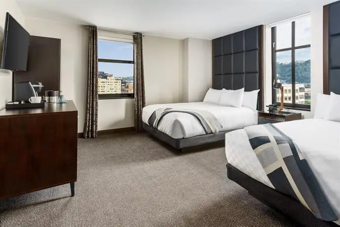 Distrikt Hotel Pittsburgh Curio Collection by Hilton 