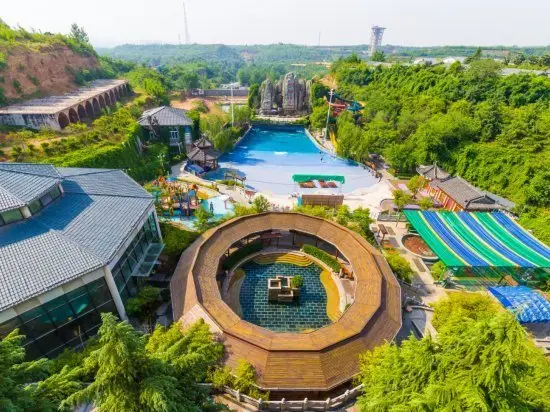 Fengxiang Hot Spring Resort Longmen Luoyang