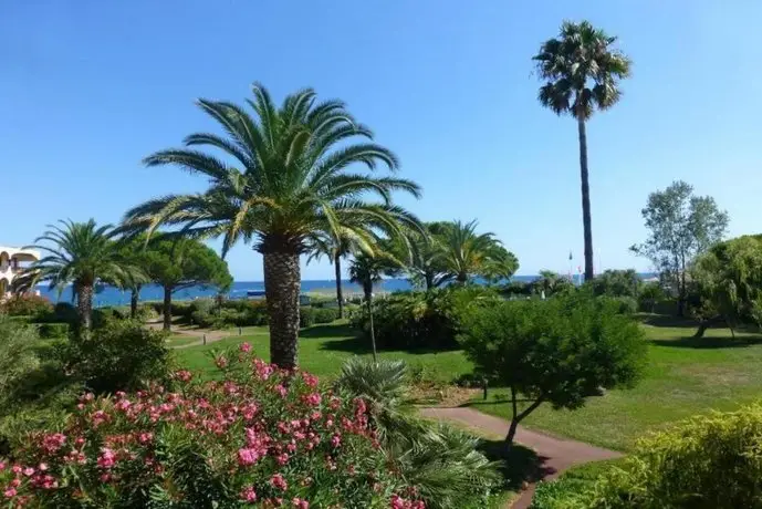 Bel Appartement A 100m De La Plage Et 14kms De Nice 