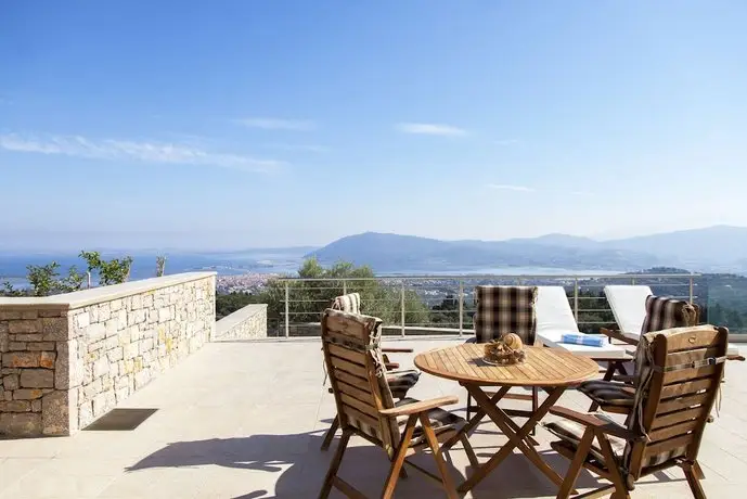 Alivia Lefkas Luxury Villas 