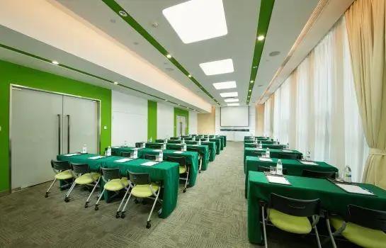 Holiday Inn Express Leshan City Square 