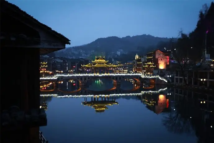 Fenghuang Fengqiuhuang Inn