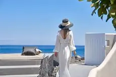 Incognito Beach Villa Santorini 