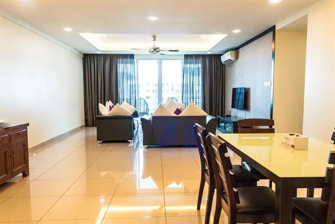 Penang Summerton Luxury Suite at Queensbay 