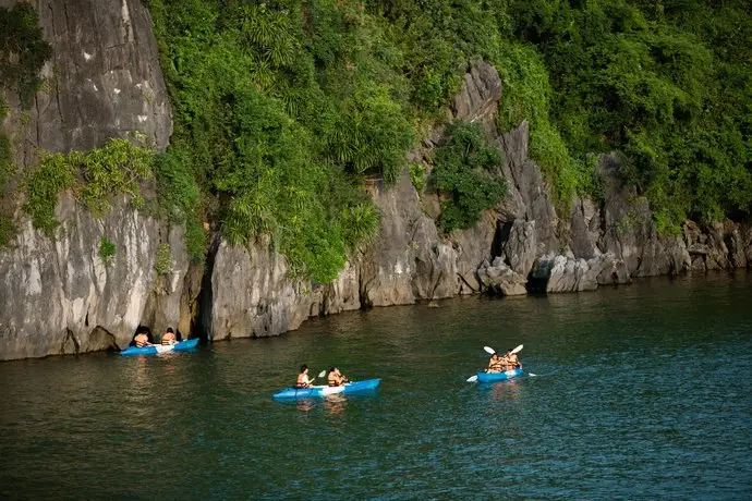 Azalea Cruise Ha Long 